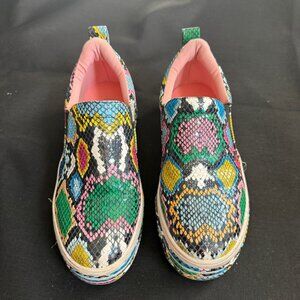 Super Comfy Multicolor Snake Skin Platform Loafers
